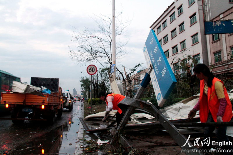 A thunderstorm and hail, along with gales and torrential rains, killed eight people in Dongguan City of south China's Guangdong province. The storm overturned cars and blew down trees and sheds and 136 others were injured according to local authorities on Wednesday. (Photo/CFP)