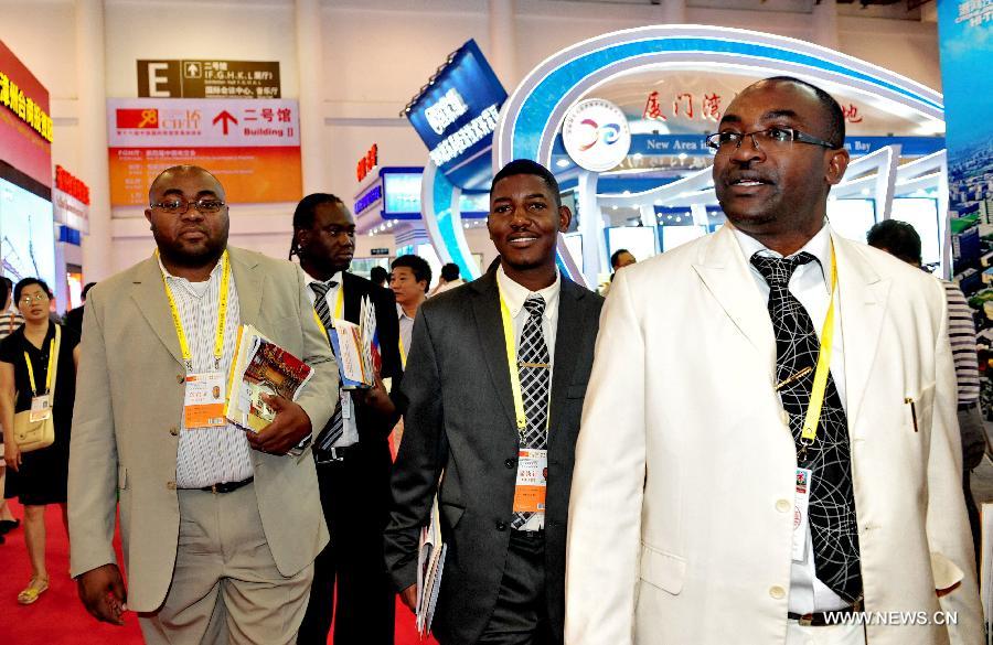 African delegates visit the 16th China International Fair for Investment and Trade in Xiamen, southeast China's Fujian Province, Sept. 8, 2012. China-Africa economic and trade cooperation is mutually beneficial, strongly boosting the common development of the two sides. Chinese President Xi Jinping will visit Tanzania, South Africa and the Republic of Congo later this month and attend the fifth BRICS summit on March 26-27 in Durban, South Africa. (Xinhua/Zhang Guojun) 