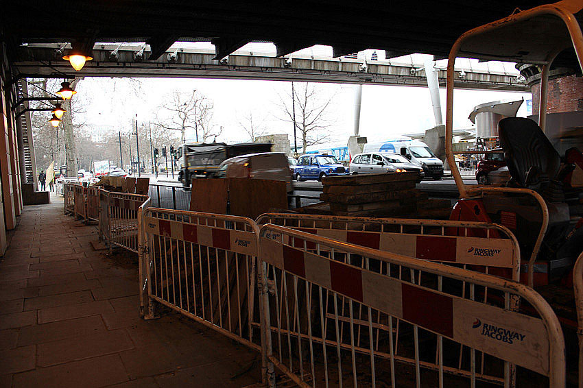 Embankment in downtown London is under construction. (Photo/ People’s Daily Online)