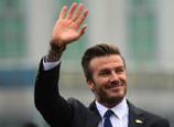 Beckham plays football with young players in Wuhan