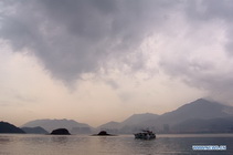 Enjoy weekend vacation on islands in S China 