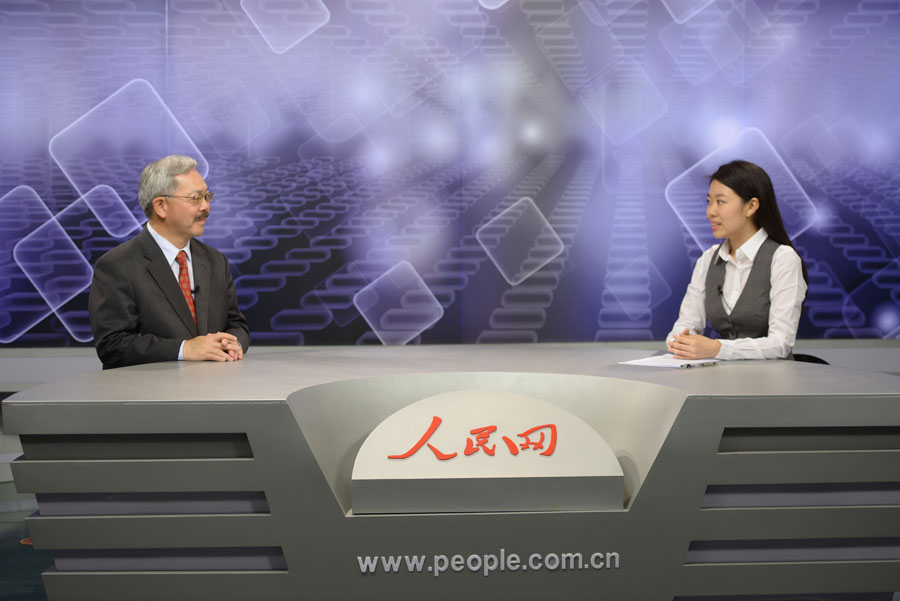 San Francisco Mayor Edwin M. Lee receives a video interview at People's Daily Online. (People's Daily Online/ Yu Kai)