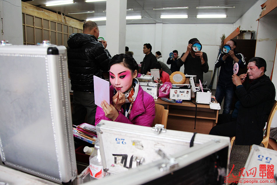 A part of the dressing room. Makeup is a task requiring patience. Actors and actresses have to spend near one hour on makeup before they are ready to go on stage.