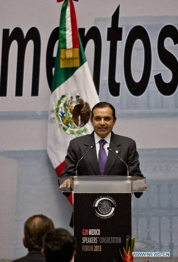 Mexico's Senate President Ernesto Cordero, delivers a speech during the opening ceremony of the IV Forum of Heads of parliament from G20 countries, at Mexico's Senate headquerters, in Mexico City, Capital of Mexico, on April 4, 2013. (Xinhua/Zhang Jiayang) 