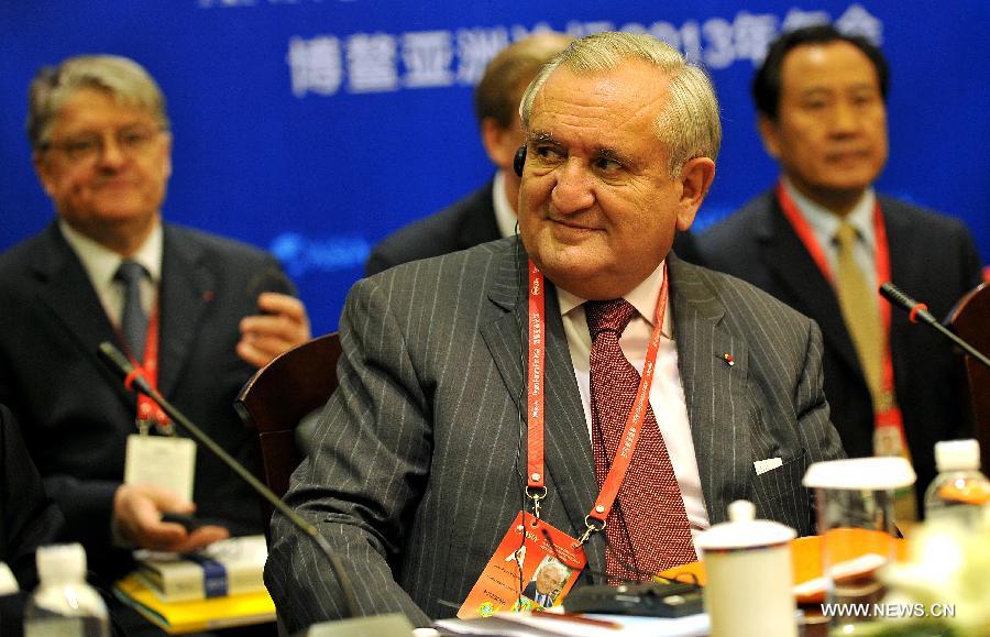 Former French Prime Minister Jean-Pierre Raffarin, a member of the Board of Directors of the Boao Forum for Asia (BFA), is present at the BFA Board of Directors Meeting in Boao, south China's Hainan Province, April 5, 2013. The BFA Board of Directors Meeting was held here on Friday. (Xinhua/Guo Cheng) 