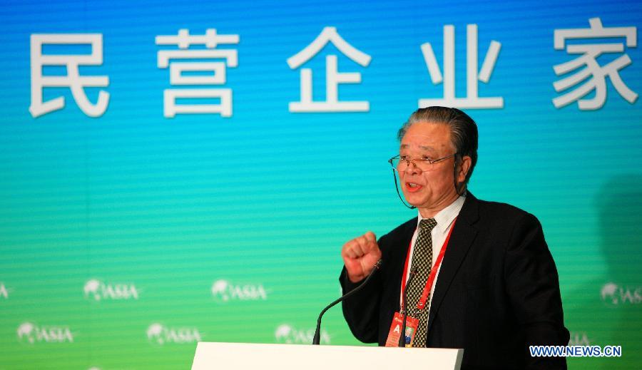 Bao Yujun, chairman of China Private Sector Association, speaks prior to a round table meeting in Boao of south China's Hainan Province, April 6, 2013. A round table meeting of Boao Forum for Asia was held here for the leaders from private sector on April 6. (Xinhua/Xu Zijian)