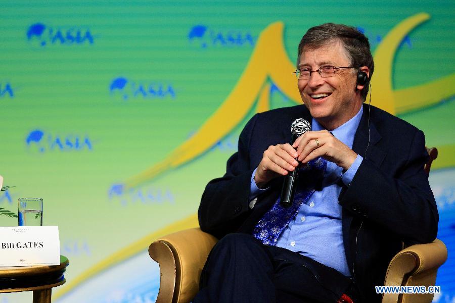 Co-chair and Trustee of Bill and Melinda Gates Foundation Bill Gates, who is also the founder of Microsoft, speaks on a Boao Dialogue under the theme of "Investment for the Poor" during this year's annual meeting of the Boao Forum for Asia in Boao, south China's Hainan Province, April 6, 2013. (Xinhua/Xu Zijian)