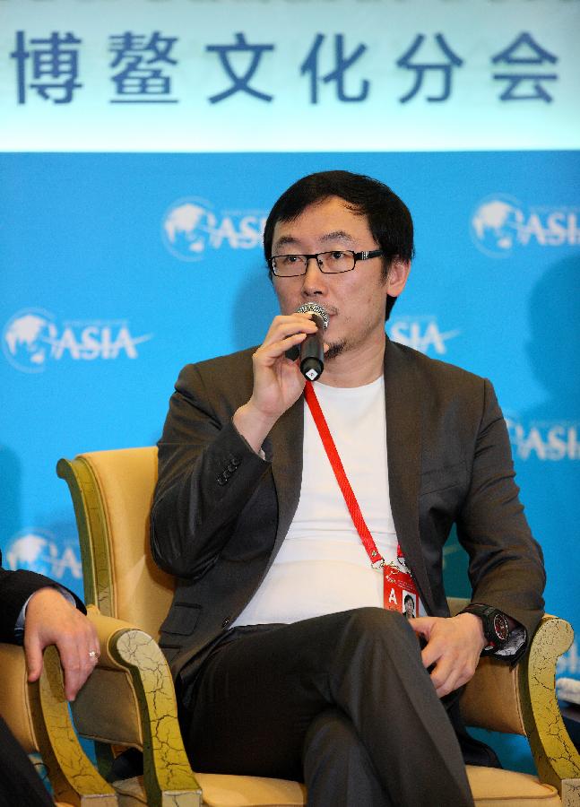Chinese film director Lu Chuan speaks during the session of "Boao Cultural Forum" at the Boao Forum for Asia (BFA) Annual Conference 2013 in Boao, south China's Hainan Province, April 8, 2013. (Xinhua/Xu Zijian) 
