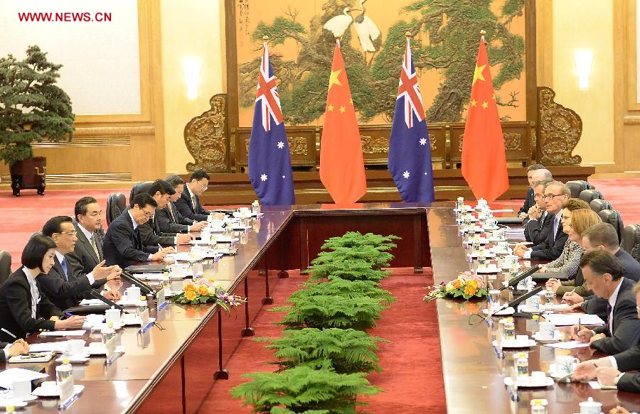 Chinese Premier Li Keqiang (2nd L) holds talks with Australian Prime Minister Julia Gillard (3rd R) in Beijing, capital of China, April 9, 2013. (Xinhua/Liu Jiansheng) 