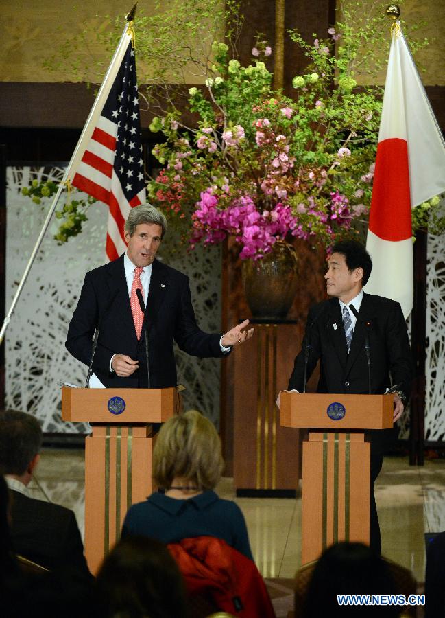 U.S. Secretary of State John Kerry (L) and Japanese Foreign Minister Fumio Kishida attend a joint press conference at Japanese Foreign Ministry's Iikura Guesthouse in Tokyo, Japan, April 14, 2013. (Xinhua/Ma Ping)