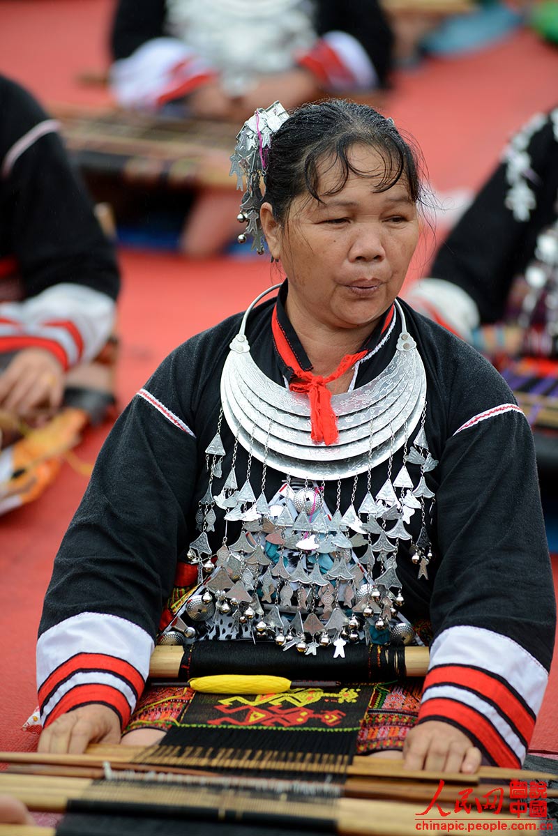 The Sanyuesan Festival of Li and Miao nationalities in Hainan (6)