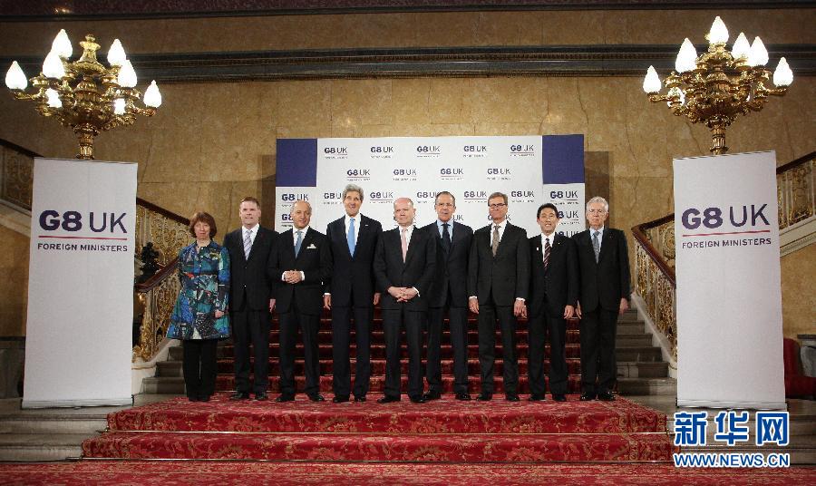 A photo shows a group photo of G8 foreign minister in Lodon, Britain, on April 11. Foreign ministers from the Group of Eight (G8) meet in London on April 11 to prepare for the Group of Eight summit which will be held on June 17-18.