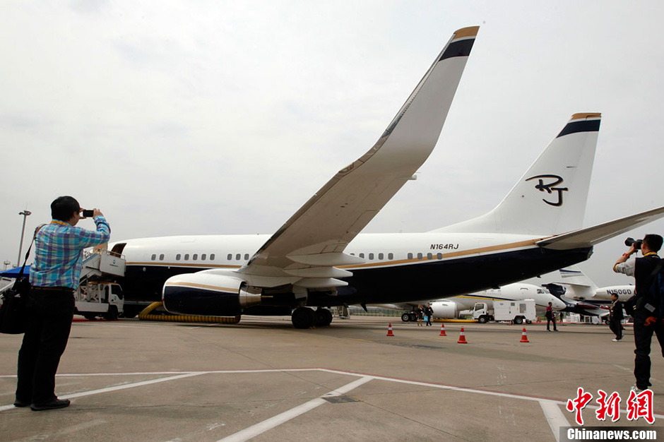 2013 Asian Business Aviation Conference & Exhibition kicks off at Hongqiao International Airport in Shanghai on April 16, 2013. 180 exhibitors displayed 38 latest aircraft at the show. Business airplane worth $30million to $50 million will be the main sales. (CNS /Tang Yanjun )