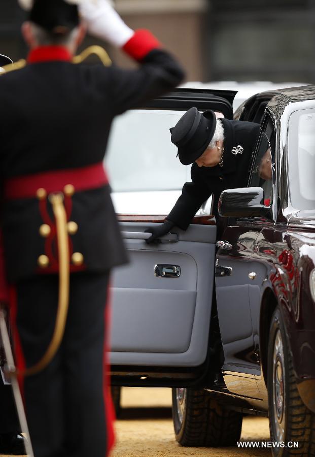 Queen Elizabeth II arrives for the funeral of former British Prime Minister Margaret Thatcher, outside St. Paul's Cathedral in London, Britain, April 17, 2013. The funeral of Margaret Thatcher, the first female British prime minister, started 11 a.m. local time on Wednesday in London. (Xinhua/Wang Lili) 