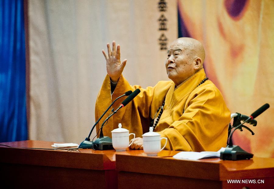 Buddhist master Hsing Yun from southeast China's Taiwan delivers a lecture on happiness in Tianjin, north China, April 18, 2013. Hsing Yun is the founder of Taiwan's influential Fo Guang Shan Monastery.(Xinhua/Zhang Chaoqun) 