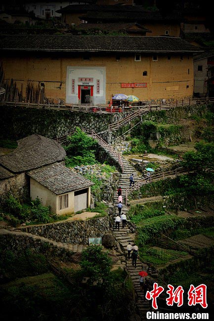 Photo shows the exterior of a "tulou," or earthen building, in Longyan, Fujian Province. (CNS/Wang Dongming)