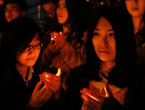 Vigils held around China for people in quake-hit zone 
