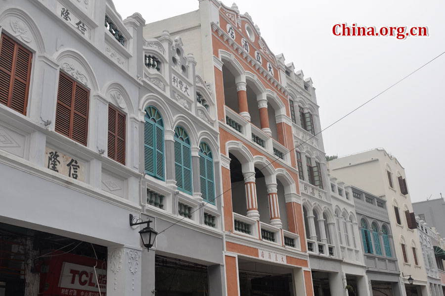 Located in Haikou, Hainan Province, Qilou Arcade Streets feature a stylish fusion of European and Asian architecture, as well as Indian and Arabic influences. Qilou, or Chinese arcade houses form the city's most exotic landscapes, and they can principally be found on Bo'ai Street, Zhongshan Street, Xinhua North Street, Deshengsha Street and Jiefang Street (China.org.cn/Gong Jie)