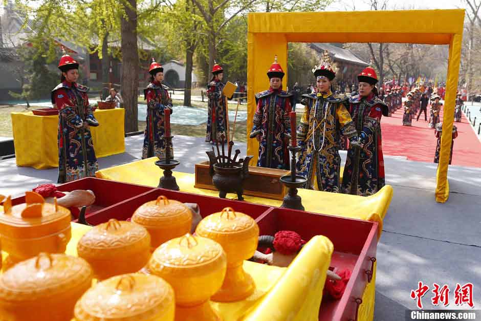 The sacrificial rite dedicated to the Goddess of Silkworm is held in Beihai Park in Beijing. It's the highest state sacrificial rite held by queens in Qing dynasty. The persons who offer and receive sacrifices were all female, which was rare in the feudal society. (ecns.cn)