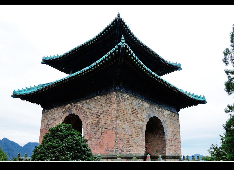 Located in southwest of Danjiangkou City, Wudang Mountain, also known as Taihe Mountain, is both a famous scenic spot and a holy site of Taoism, China's indigenous religion. It has served as the birthplace of Taoism since Tang Dynasty, so it has a large amount of well-preserved Taoist buildings. The temples of the complex feature the architecture characteristics of Yuan, Ming and Qing Dynasties. Besides, as it contains buildings from as early as the 7th century, it represents the highest standards of Chinese art and architecture over a period of nearly 1,000 years. It was listed as a UNESCO World Heritage Site in 1994. (China.org.cn)