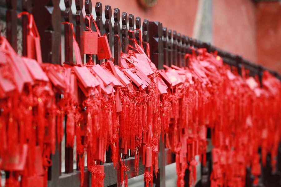 Located in southwest of Danjiangkou City, Wudang Mountain, also known as Taihe Mountain, is both a famous scenic spot and a holy site of Taoism, China's indigenous religion. It has served as the birthplace of Taoism since Tang Dynasty, so it has a large amount of well-preserved Taoist buildings. The temples of the complex feature the architecture characteristics of Yuan, Ming and Qing Dynasties. Besides, as it contains buildings from as early as the 7th century, it represents the highest standards of Chinese art and architecture over a period of nearly 1,000 years. It was listed as a UNESCO World Heritage Site in 1994. (China.org.cn)