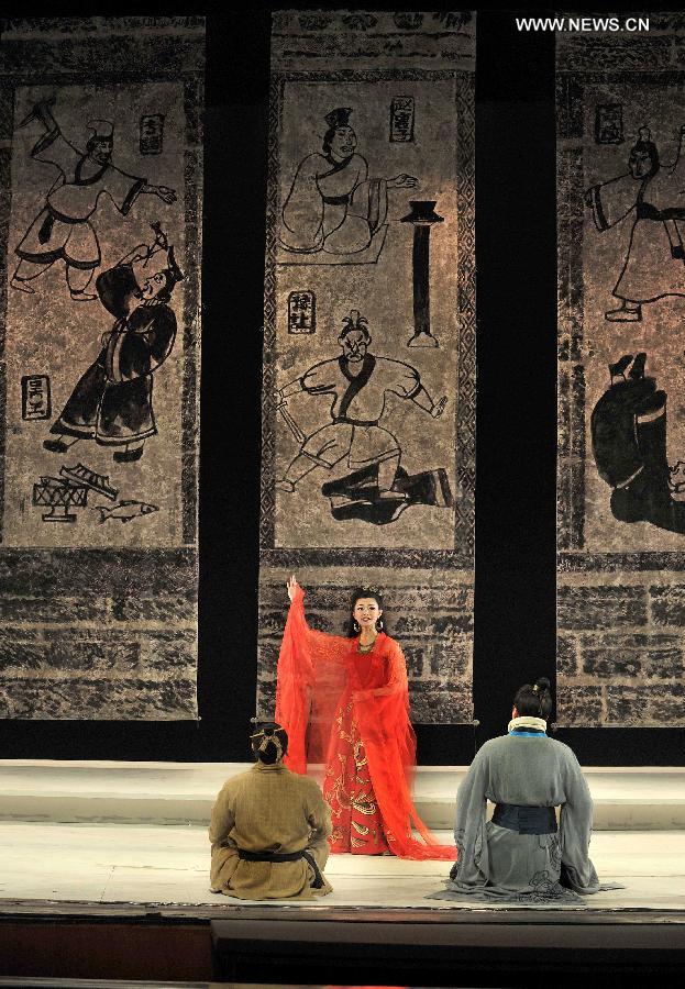 Actors from Beijing People's Art Theater play drama "Our Assassin Jing Ke," which is written by Nobel Prize laureate Mo Yan, in Jinan, capital of east China's Shandong Province, April 28, 2013. Jing Ke (?-227B.C.) was renowned for his failed assassination attempt of Ying Zheng (259B.C.-210B.C.), King of Qin State, who later became China's first emperor in 221 B.C.. (Xinhua/Xu Suhui)