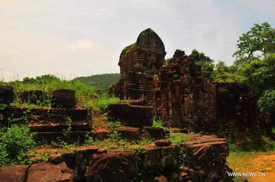 Relics of My Son Sanctuary is seen in central Vietnam, on April 29, 2013. Between the 4th and 13th centuries, a unique culture which owed its spiritual origins to Indian Hinduism developed on the coast of contemporary Vietnam. It was graphically illustrated by the remains of a series of impressive tower-temples located in My Son that was the religious and political capital of the Champa Kingdom for most of its existence. My Son Sanctuary was inscripted in UNESCO's World Cultural Heritage list in 1999. (Xinhua/Zhang Jianhua) 