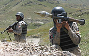 Afghan, Pakistani forces clash along border