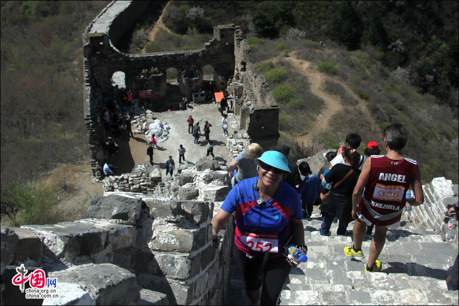 The 2013 International Great Wall Marathon was held in the Jinshanling section of China's Great Wall on May 1. Atheletes from 53 countries and regions took part in the annual sporting event, which was initiated in 2000. Jinshanling Great Wall, located 130 kilometers from downtown Beijing and built in the Ming Dynasty, was a UNESCO Cultural Heritage site and an AAAA scenic attraction.  (China.org.cn/Guo Zhongxing, Wang Jingguang, Yang Dongming, and Zhang Aidong)