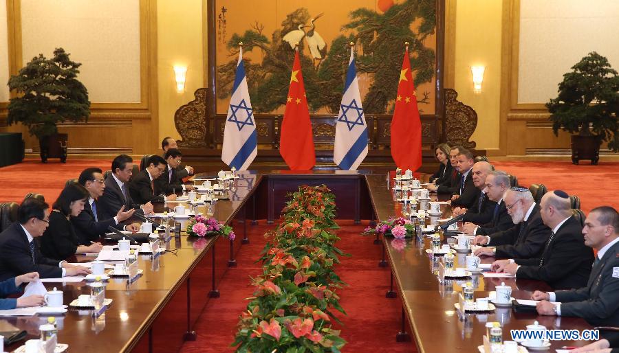 Chinese Premier Li Keqiang (3rd L) holds talks with Israeli Prime Minister Benjamin Netanyahu (4th R) at the Great Hall of the People in Beijing, capital of China, May 8, 2013. (Xinhua/Pang Xinglei) 