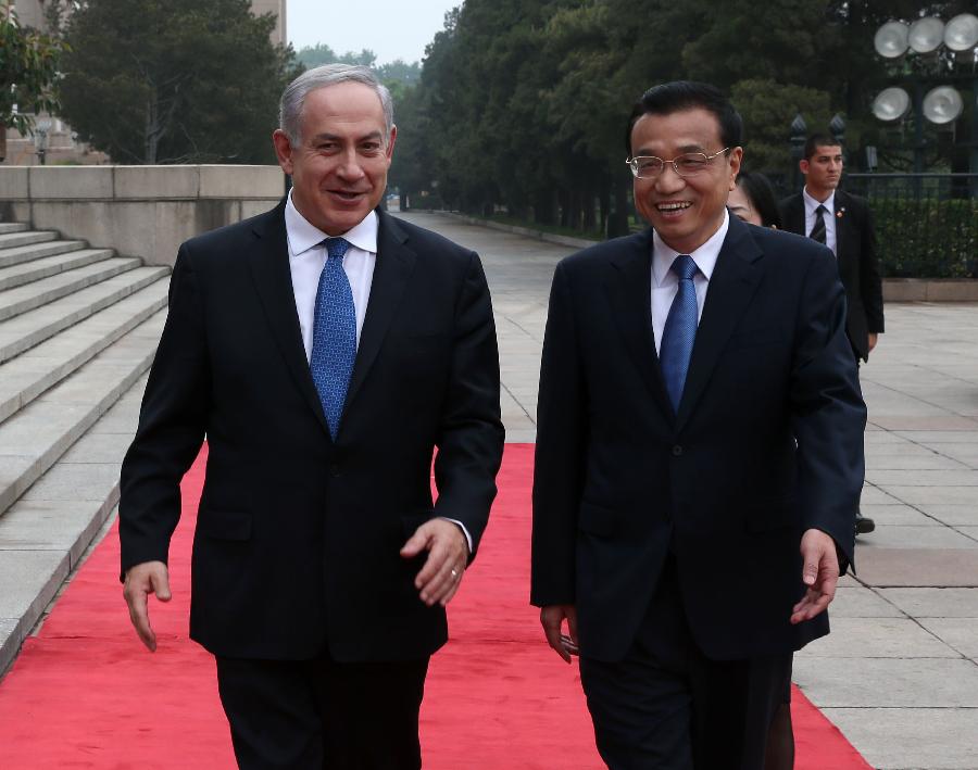 Chinese Premier Li Keqiang (R) holds a welcome ceremony for Israeli Prime Minister Benjamin Netanyahu in Beijing, capital of China, May 8, 2013. (Xinhua/Pang Xinglei)