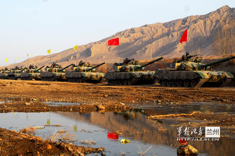 Large numbers of PLA tanks participate in drills in NW China 