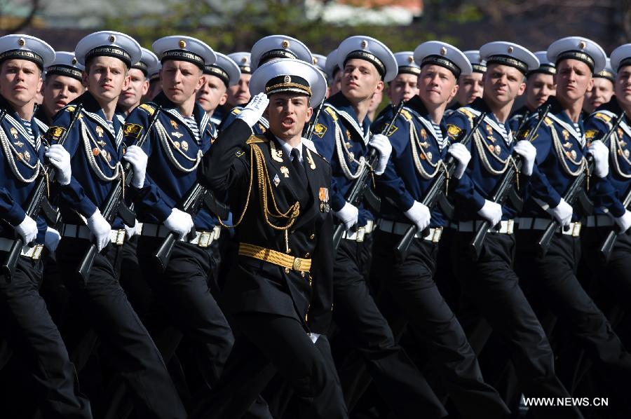 Soldiers take part in a Victory Day parade at the Red Square in Moscow, Russia, on May 9, 2013. A grand parade was held on Thursday at the Red Square to mark the 68th anniversary of the Soviet Union's victory over Nazi Germany in the Great Patriotic War. (Xinhua/Jiang Kehong)