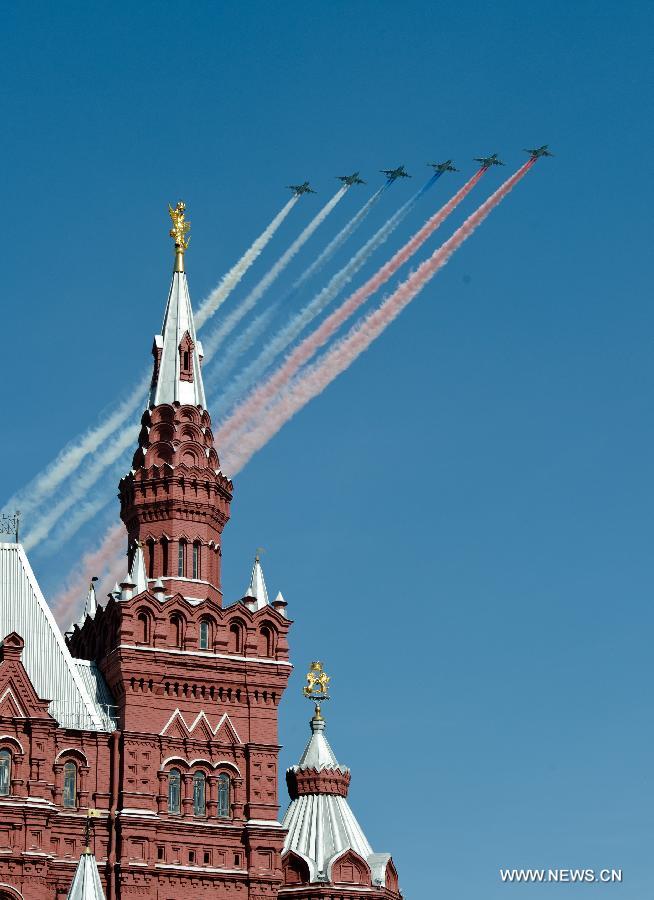 Su-25 combat aircrafts take part in a Victory Day parade at the Red Square in Moscow, Russia, May 9, 2013. A grand parade was held on Thursday at the Red Square to mark the 68th anniversary of the Soviet Union's victory over Nazi Germany in the Great Patriotic War. (Xinhua/Jiang Kehong) 