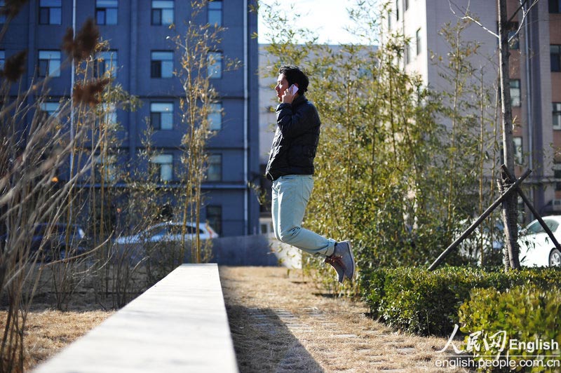 Levitating Beijinger. Photo Taken on March 23, 2013. (Photo/CFP)