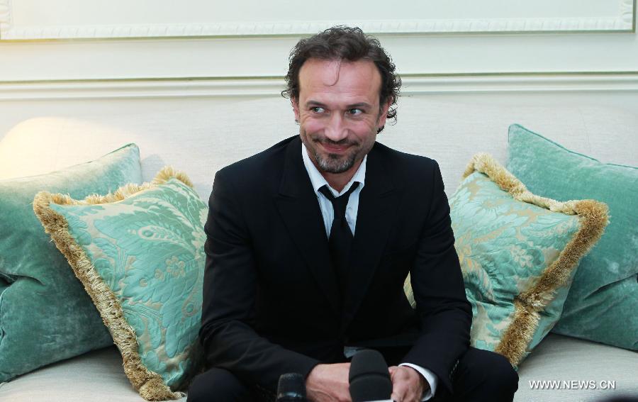 French actor Vincent Perez attends the news conference held on the sidelines of the opening of the 3rd France-China Film Festival in Paris, France, May 13, 2013. The 3rd France-China Film Festival kicks off in Paris on Monday. (Xinhua/Gao Jing)  