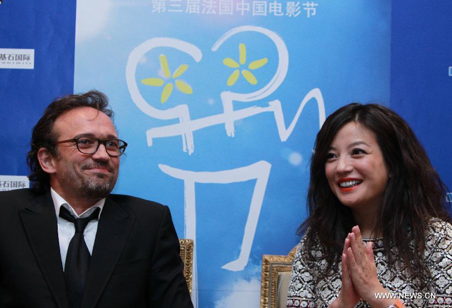 Chinese actress Zhao Wei and French actor Vincent Perez attend the news conference held on the sidelines of the opening of the 3rd France-China Film Festival in Paris, France, May 13, 2013. The 3rd France-China Film Festival kicks off in Paris on Monday. (Xinhua/Gao Jing)  