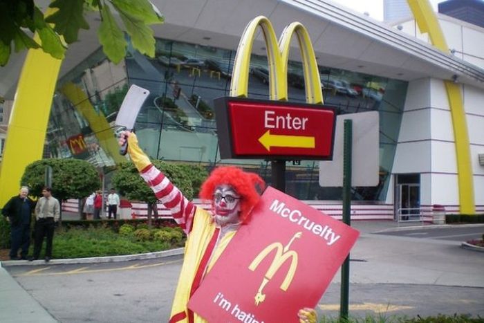 Weird people in McDonald  (3)
