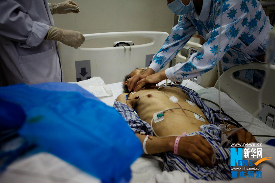 A patient receive treatment.(Xinhua/Peng Bo)