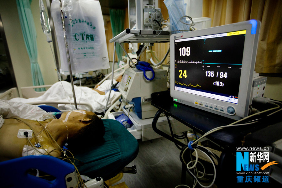 A patient receive treatment.(Xinhua/Peng Bo)