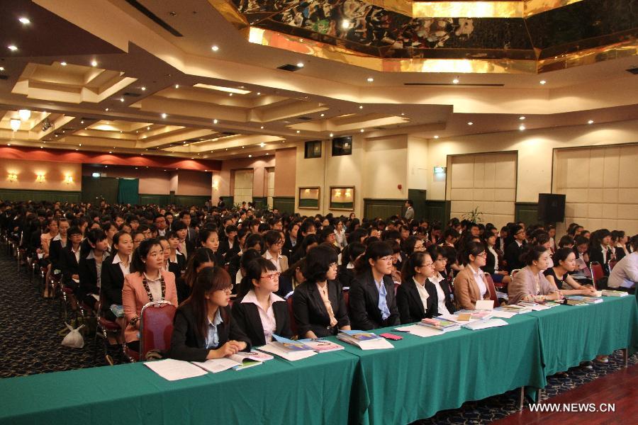 Volunteer teachers attend a welcome meeting Held by Confucious Institute Headquaters of China and Office of Basic Education Commission (OBEC) of Thai Education Ministry in Bangkok, Thailand, on May 15, 2013. Over 500 volunteer Chinese teachers were selected by Hanban to teach in schools belong to OBEC. (Xinhua/Li Li) 