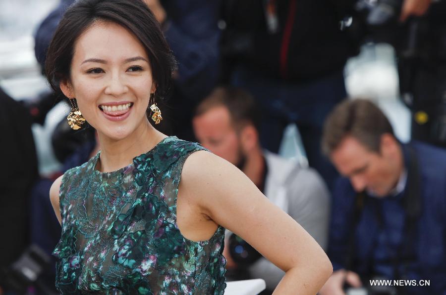 Chinese actress Zhang Ziyi, a jury member of Un Certain Regard, poses at a photocall at the 66th Cannes Film Festival in Cannes, southern France, May 16, 2013. (Xinhua/Zhou Lei) 