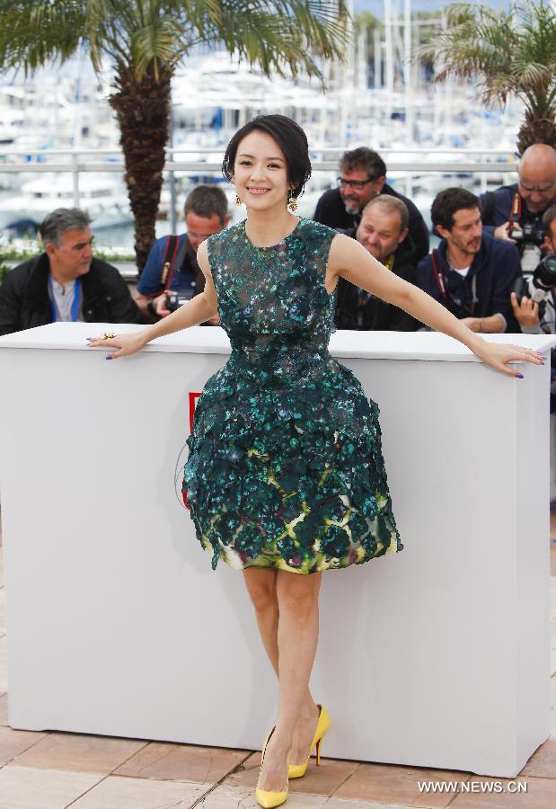 Chinese actress Zhang Ziyi, a jury member of Un Certain Regard, poses at a photocall at the 66th Cannes Film Festival in Cannes, southern France, May 16, 2013. (Xinhua/Zhou Lei) 