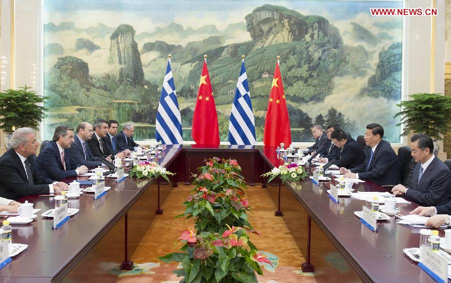Chinese President Xi Jinping (2nd R) meets with Greek Prime Minister Antonis Samaras (2nd L) in Beijing, capital of China, May 17, 2013. (Xinhua/Huang Jingwen)