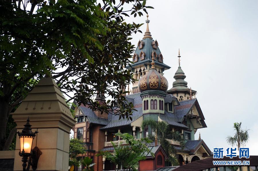 Mystic Manor, the final chapter of Hong Kong Disneyland's current expansion project officially opened on May 17, 2013 to attract large numbers of tourists. (Xinhua)