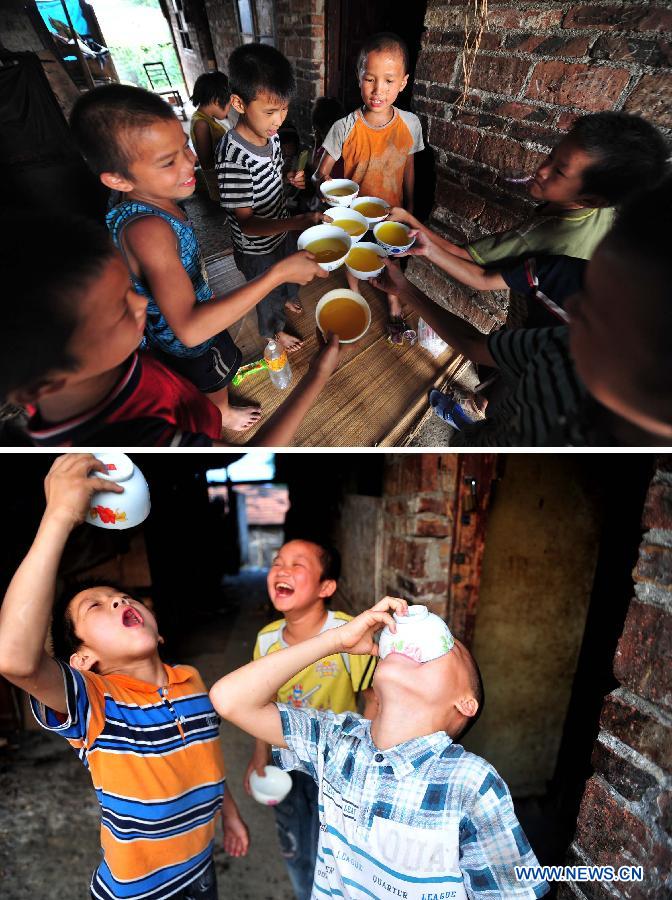 Combined photo taken in Baisha Village of Liuzhou City, south China's Guangxi Zhuang Autonomous Region, shows Pan Musheng (2nd L), Xiong Sansan (3rd R) have soft drink with their friends on July 29, 2011 (top) and Xiong Sansan (L, front) has soft drinks with two other boys on May 13, 2013. Pan Musheng went back to his hometown in southwest China's Guizhou Province at the beginning of this year. There are about 70 million children of migrant workers in China at present. Many of these children have been living a vagrant life, travelling with their parents whose jobs are not stable. (Xinhua/Huang Xiaobang)