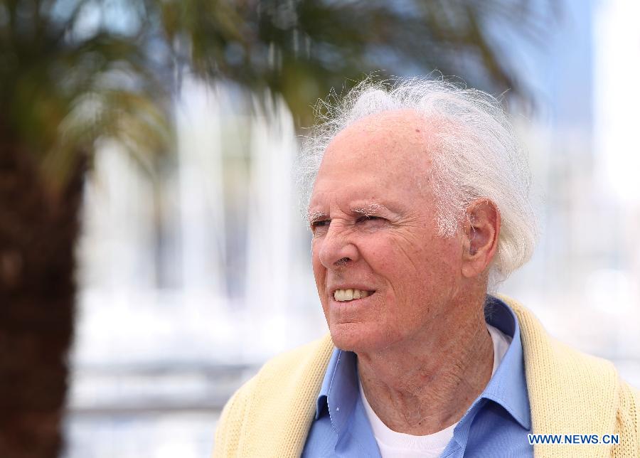 US actor Bruce Dern poses during a photocall for the film "Nebraska" presented in Competition at the 66th edition of the Cannes Film Festival in Cannes, France, May 23, 2013. (Xinhua/Gao Jing) 
