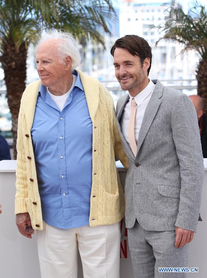 US actors Bruce Dern (L) and Will Forte pose during a photocall for the film "Nebraska" presented in Competition at the 66th edition of the Cannes Film Festival in Cannes, France, May 23, 2013. (Xinhua/Gao Jing) 
