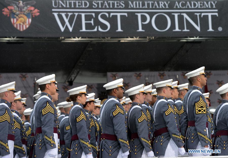 Graduating cadets attend the graduation ceremonies at the United States Military Academy at West Point, New York, the United States, May 25, 2013. 1,007 cadets graduated on Saturday from the famous military academy founded in 1802. (Xinhua/Wang Lei)