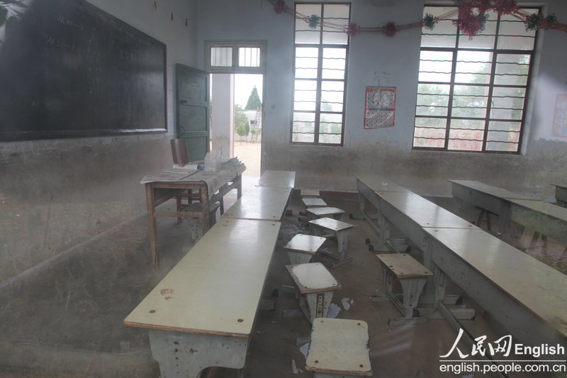 The classroom where Yang Shifu, a 56-year-old teacher who has been arrested for sexually assaulting his students, used to teach at Douchengou village in Huanggang town in Tongbai county in Nanyang city located in Central China's Henan province on May 26, 2013. [Photo/CFP]
